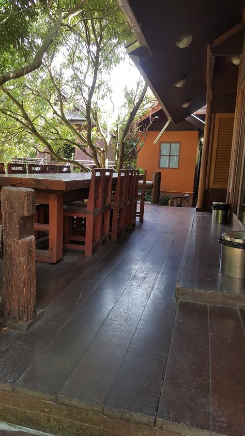 Ruean Mai Chai Khlong Amphawa Extérieur photo