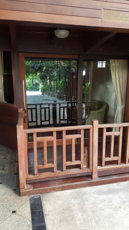 Ruean Mai Chai Khlong Amphawa Extérieur photo
