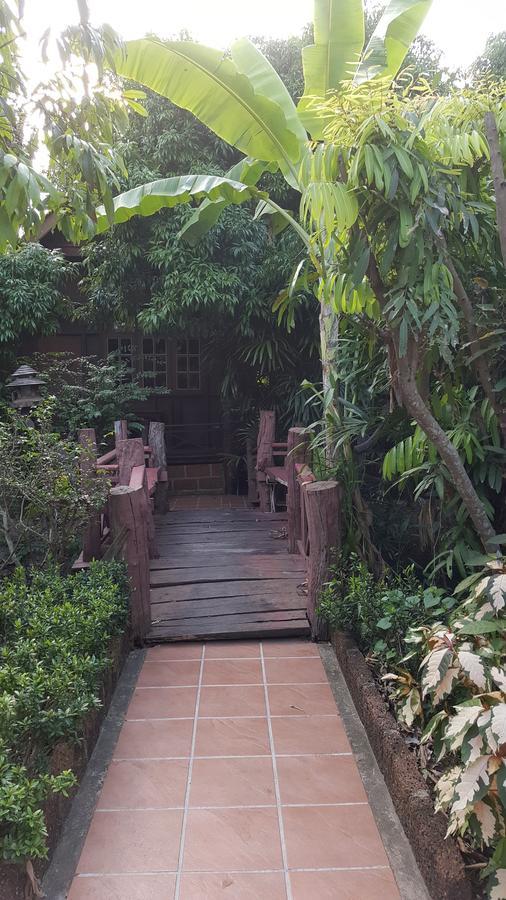 Ruean Mai Chai Khlong Amphawa Extérieur photo