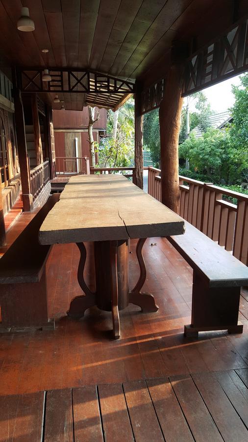 Ruean Mai Chai Khlong Amphawa Extérieur photo