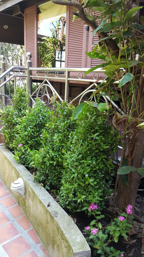 Ruean Mai Chai Khlong Amphawa Extérieur photo