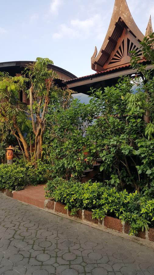 Ruean Mai Chai Khlong Amphawa Extérieur photo