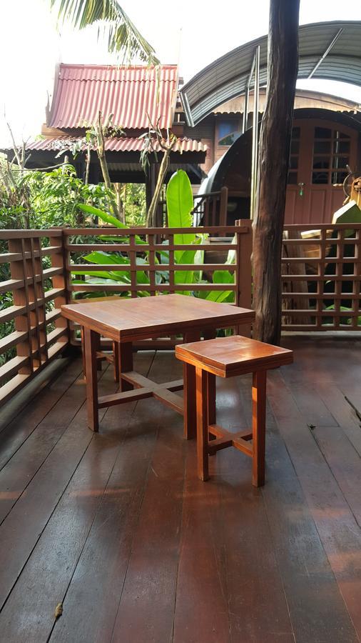 Ruean Mai Chai Khlong Amphawa Extérieur photo
