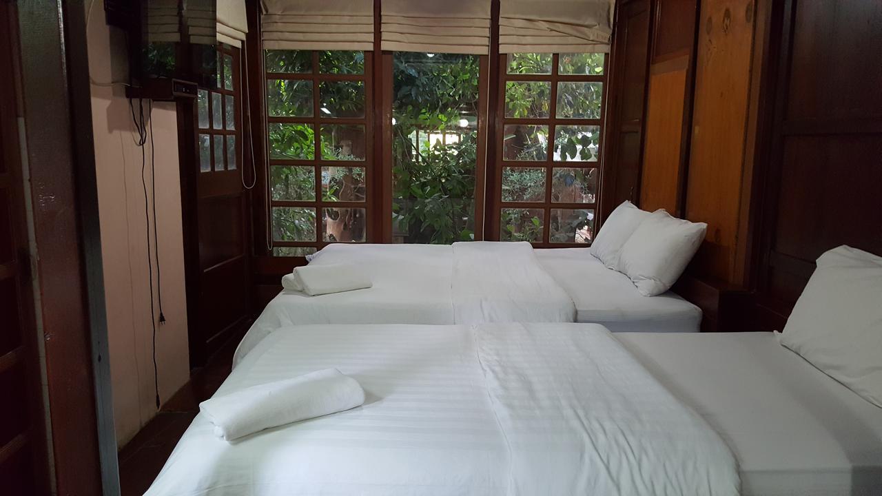 Ruean Mai Chai Khlong Amphawa Extérieur photo