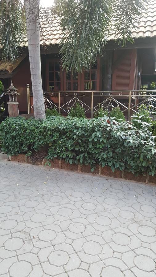 Ruean Mai Chai Khlong Amphawa Extérieur photo