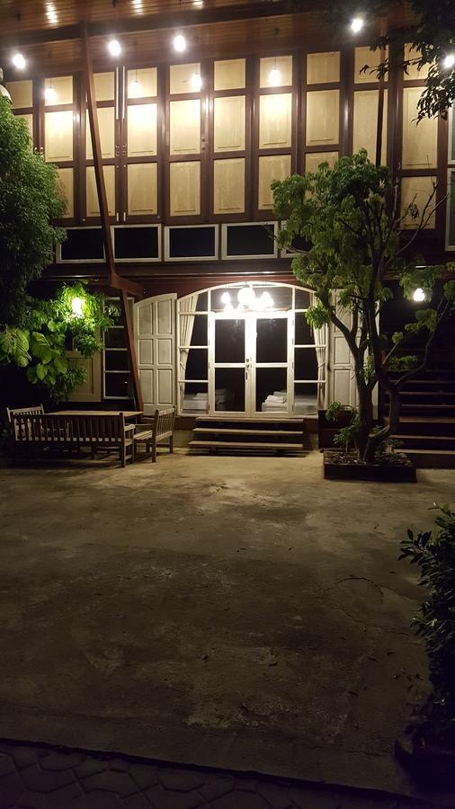 Ruean Mai Chai Khlong Amphawa Extérieur photo