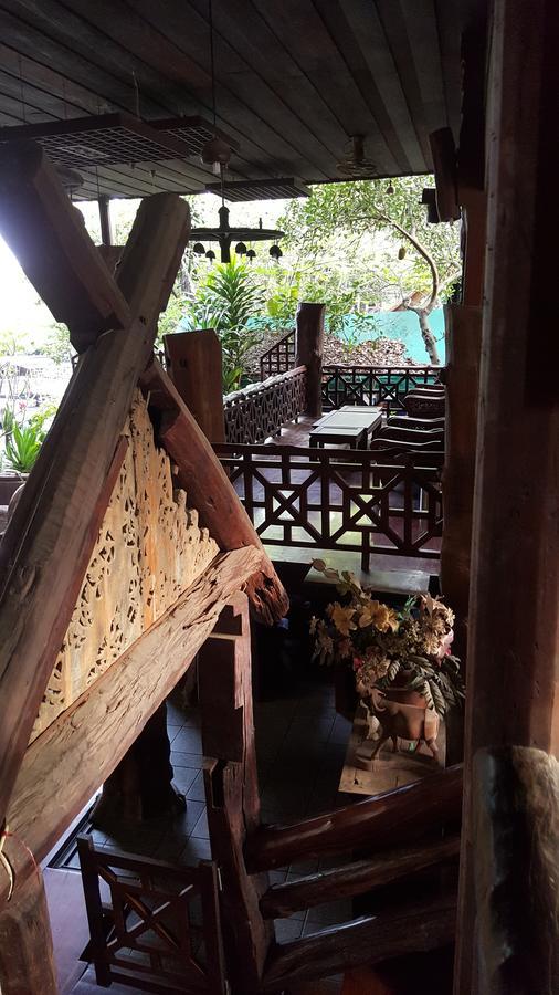 Ruean Mai Chai Khlong Amphawa Extérieur photo