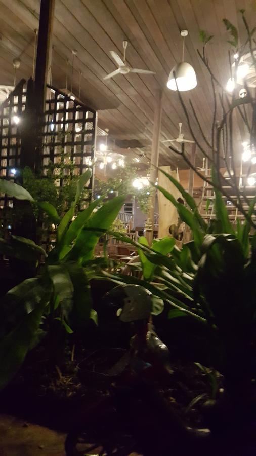 Ruean Mai Chai Khlong Amphawa Extérieur photo