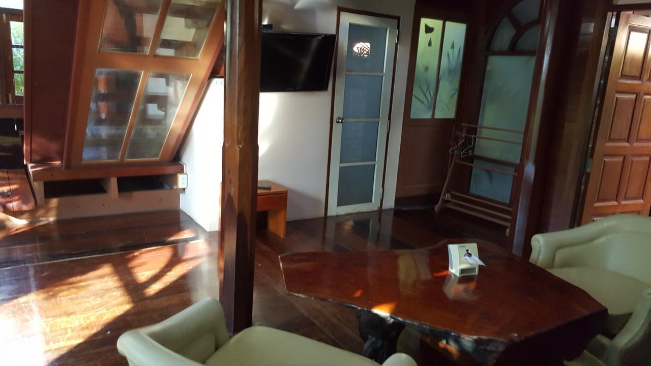 Ruean Mai Chai Khlong Amphawa Extérieur photo