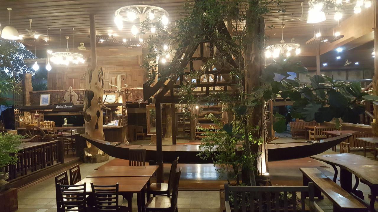 Ruean Mai Chai Khlong Amphawa Extérieur photo